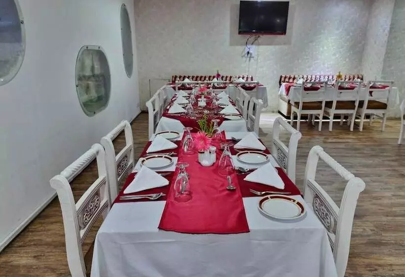 Lemon Tree Hotel Bhopal