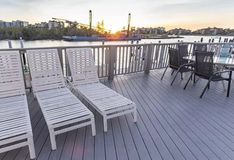 モーテル The Boathouse