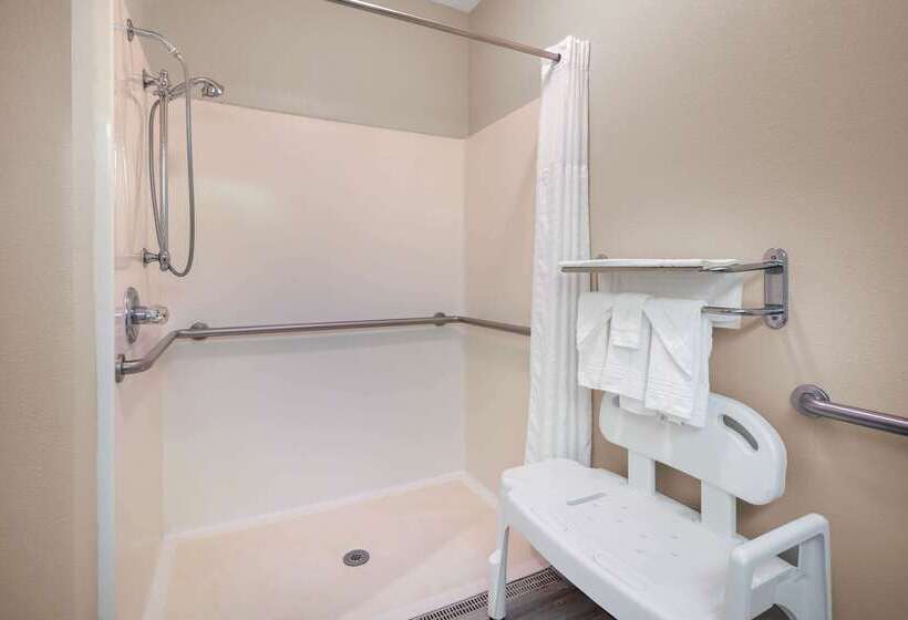 Отель Baymont By Wyndham Laurel