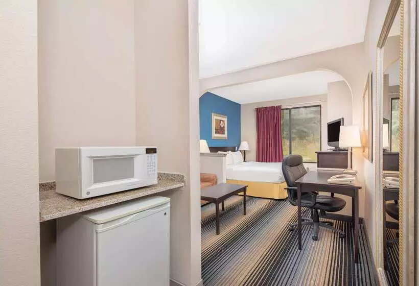 בית מלון כפרי Baymont By Wyndham Laurel