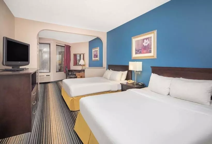 בית מלון כפרי Baymont By Wyndham Laurel