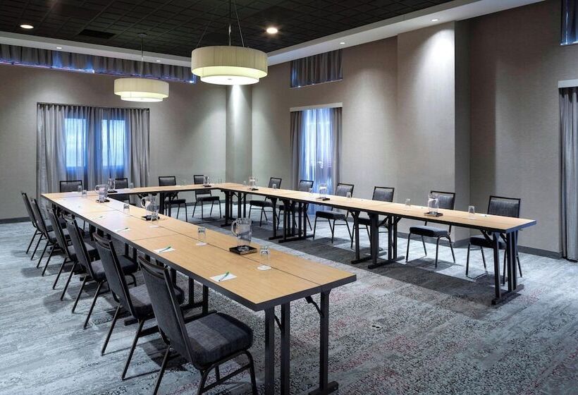 호텔 Courtyard Omaha Downtown/old Market Area