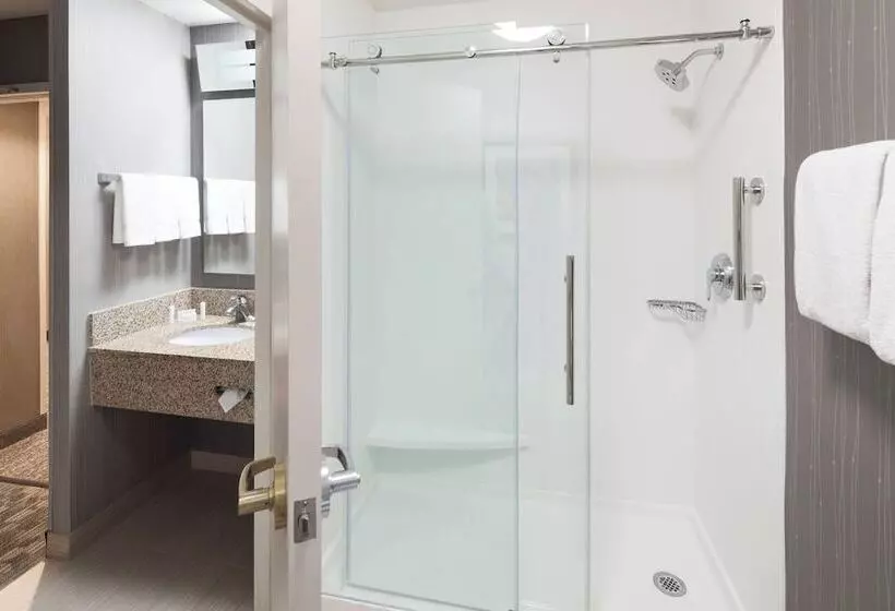 هتل Courtyard Omaha Downtown/old Market Area