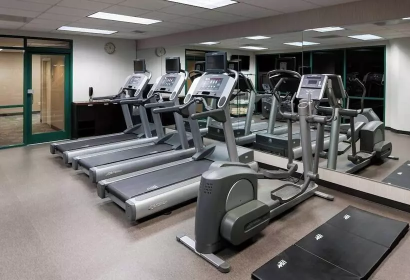 هتل Courtyard Omaha Downtown/old Market Area