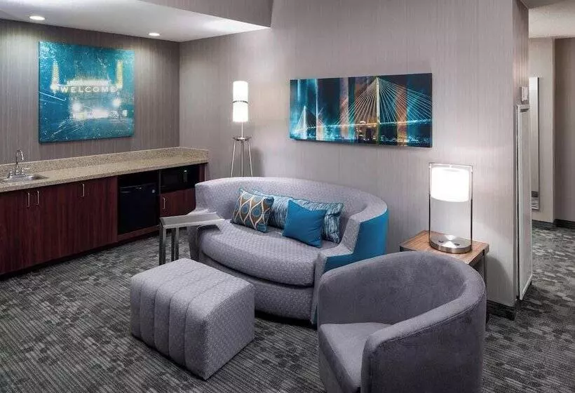 هتل Courtyard Omaha Downtown/old Market Area