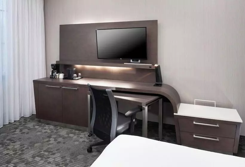 هتل Courtyard Omaha Downtown/old Market Area