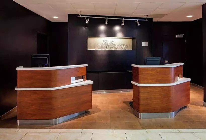 هتل Courtyard Omaha Downtown/old Market Area