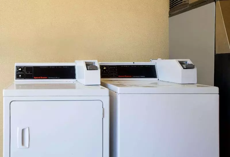 בית מלון כפרי Days Inn By Wyndham Centerville