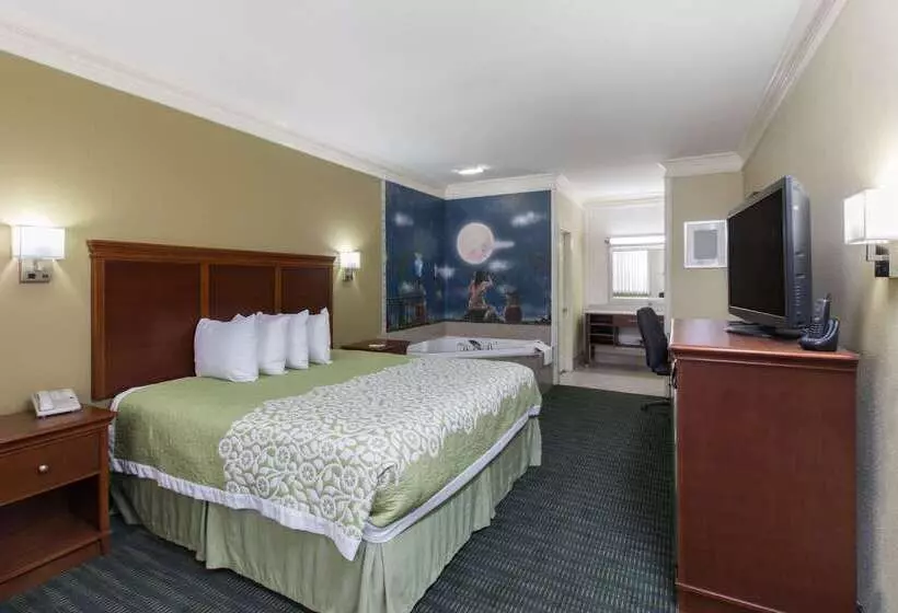 Hotel Days Inn & Suites By Wyndham Big Spring