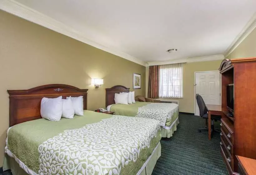 Hotel Days Inn & Suites By Wyndham Big Spring