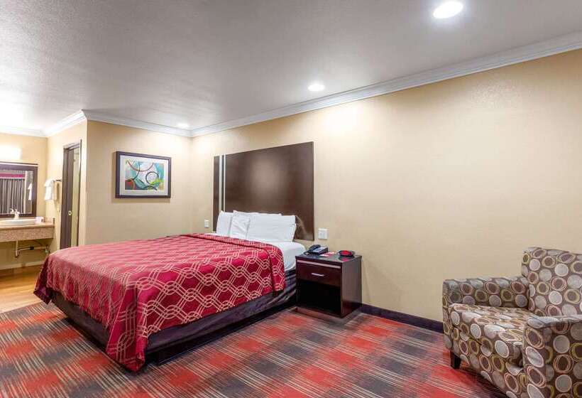 فندق Econo Lodge Inn & Suites Escondido Downtown