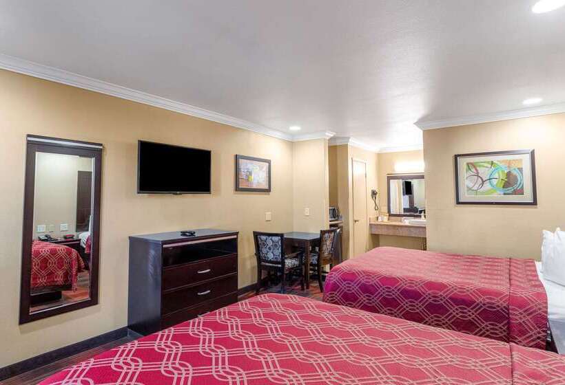 فندق Econo Lodge Inn & Suites Escondido Downtown