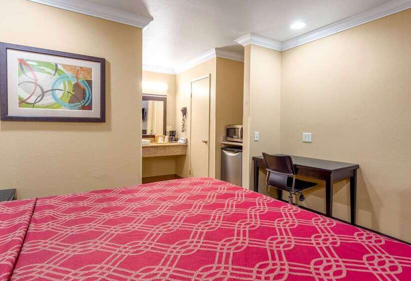 فندق Econo Lodge Inn & Suites Escondido Downtown
