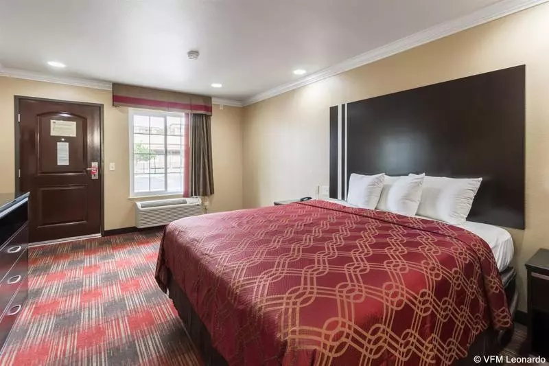 酒店 Econo Lodge Inn & Suites Escondido Downtown