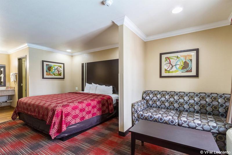 فندق Econo Lodge Inn & Suites Escondido Downtown