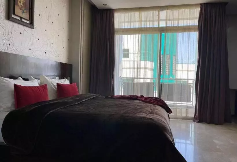 ホテル La Capitale