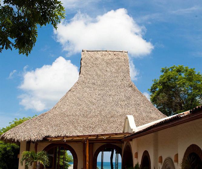 فندق Pelican Eyes Resort & Spa