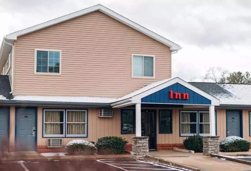 Отель Quiet Corner Inn