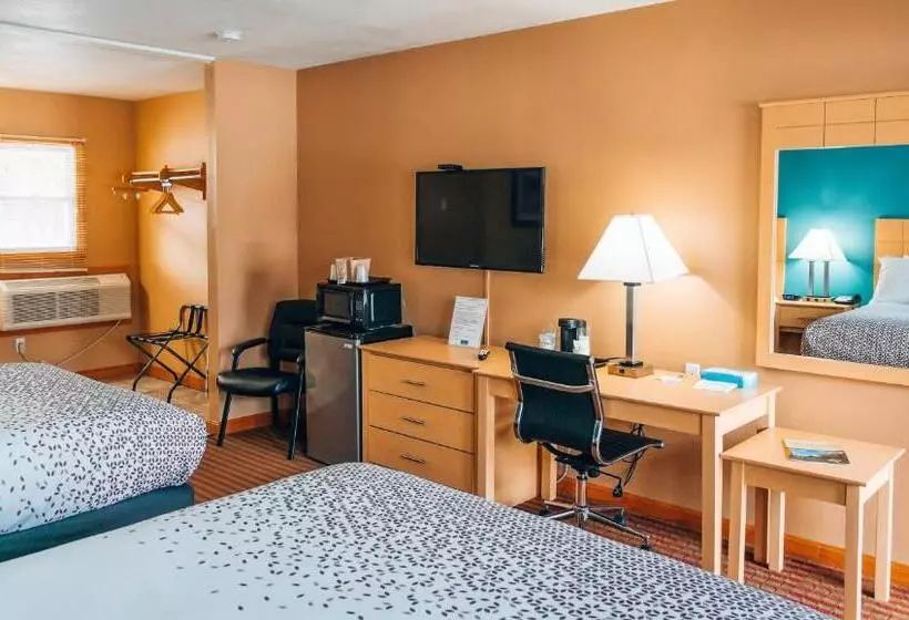 Отель Quiet Corner Inn