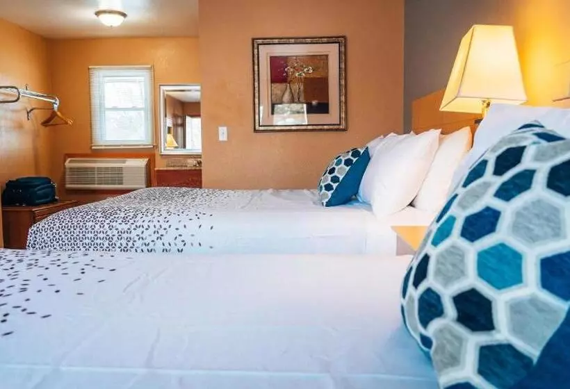 Отель Quiet Corner Inn