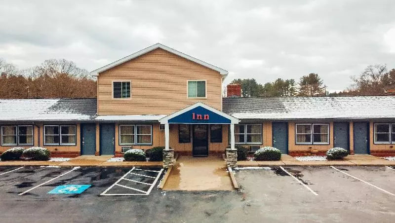 Отель Quiet Corner Inn