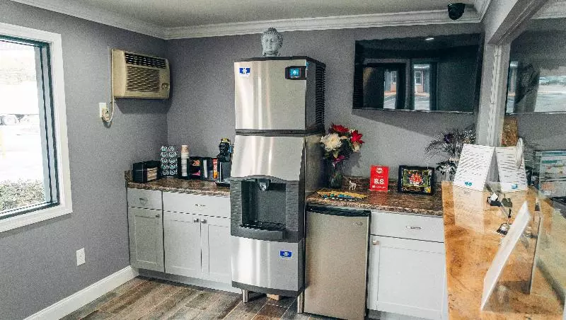 Отель Quiet Corner Inn