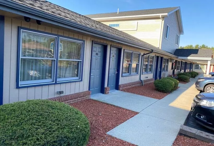 Отель Quiet Corner Inn