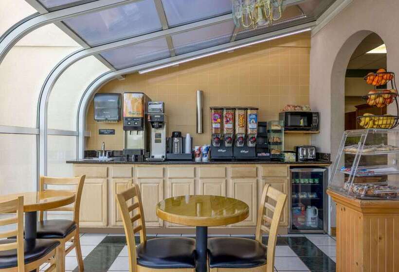 호텔 Super 8 By Wyndham Mcdonough Ga