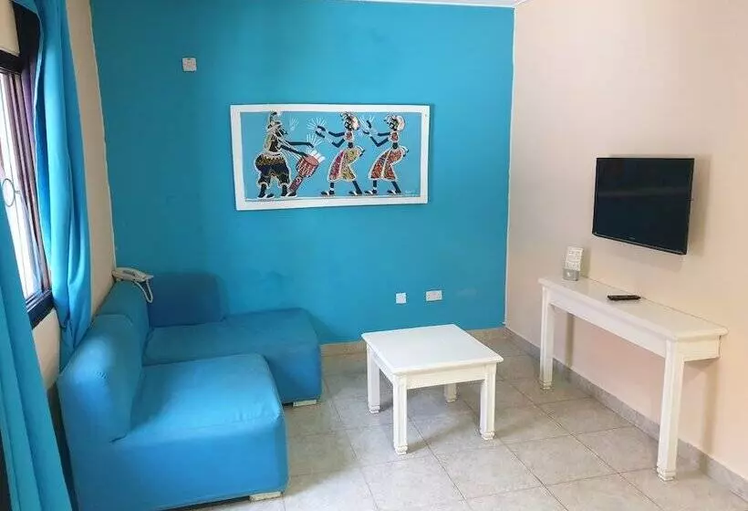 هتل Djembe Beach Resort