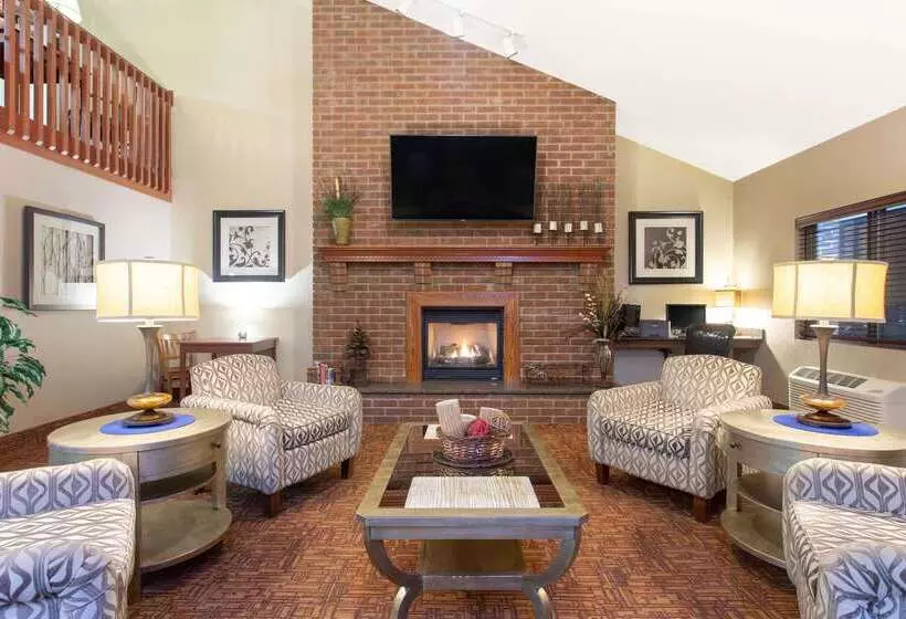 Отель Americinn By Wyndham New London