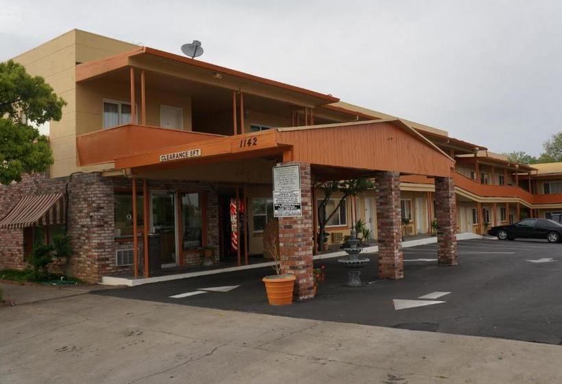 酒店 Classic Inn Red Bluff