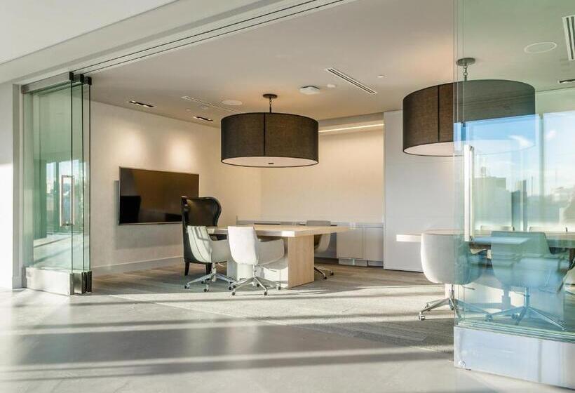 فندق Commonwealth