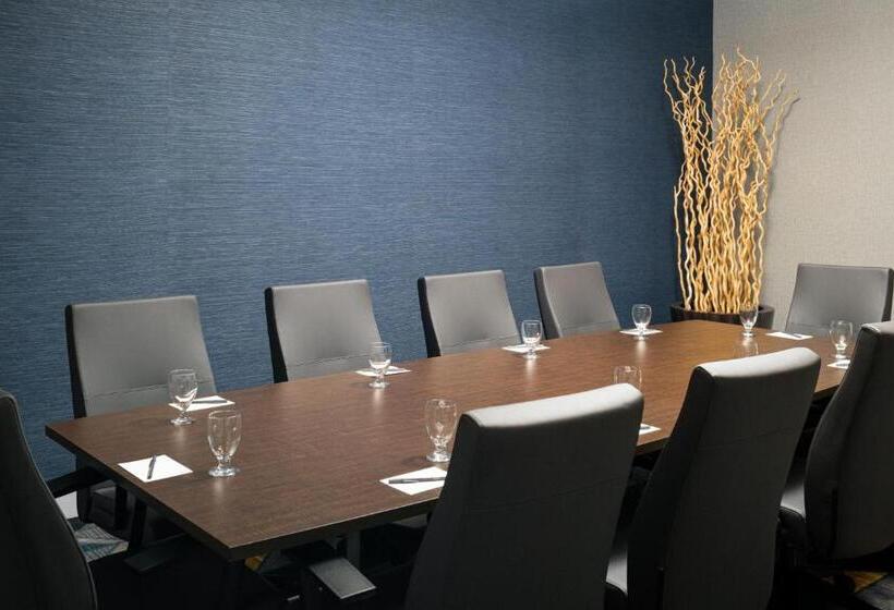 호텔 Courtyard Long Island Macarthur Airport