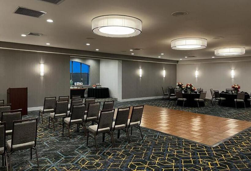 호텔 Courtyard Long Island Macarthur Airport