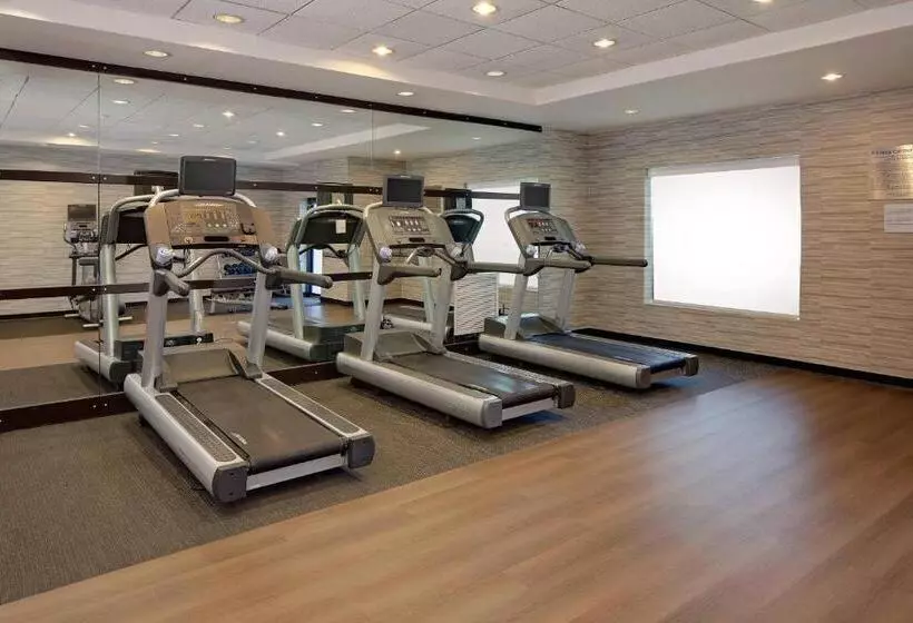 Hôtel Courtyard Long Island Macarthur Airport