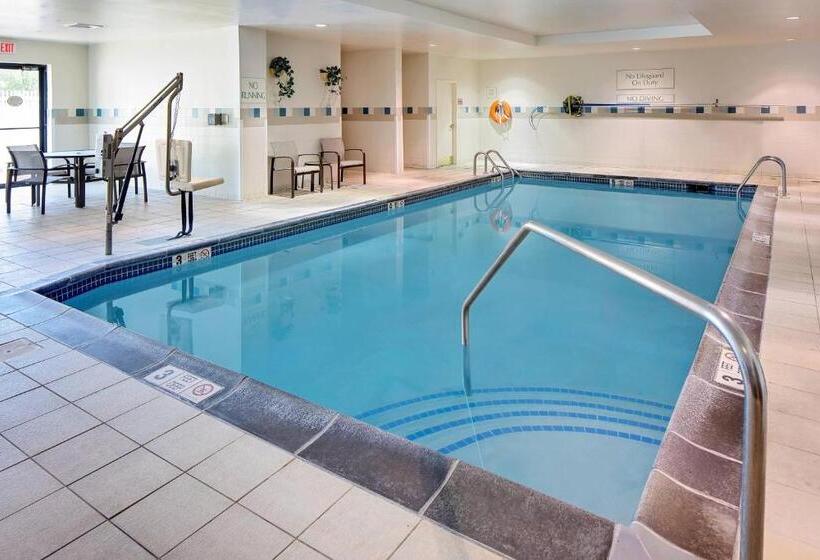 호텔 Courtyard Long Island Macarthur Airport