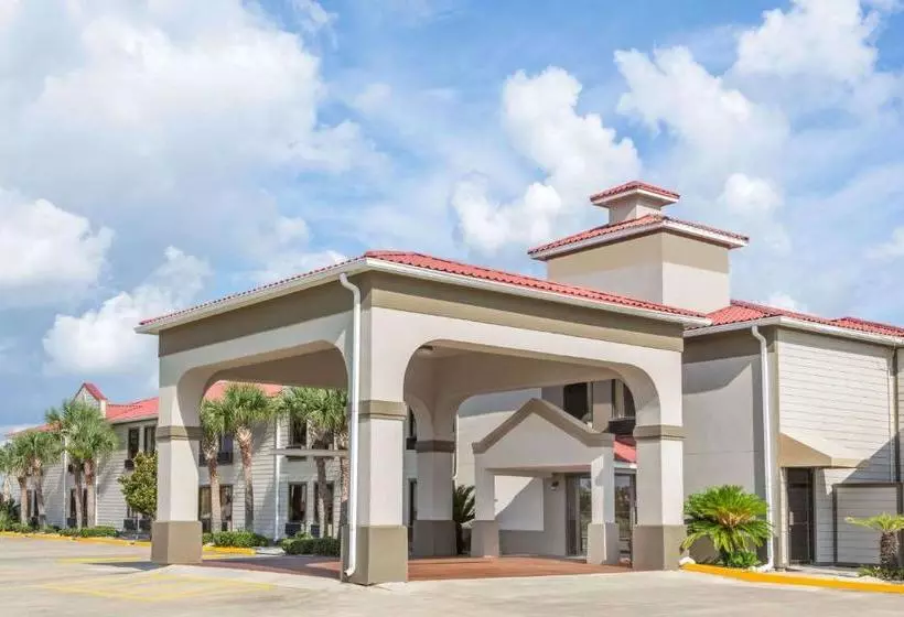 Отель Days Inn By Wyndham Galliano La