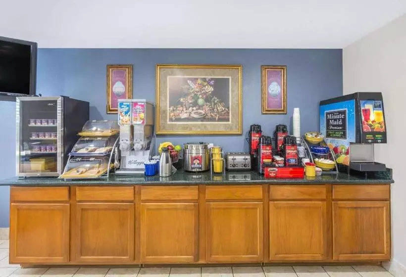 Отель Days Inn By Wyndham Galliano La