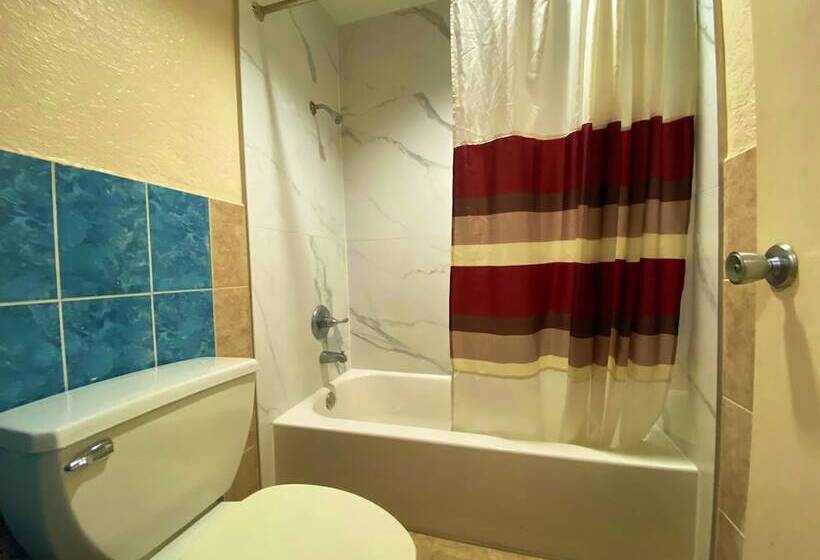 فندق Economy Lodge Texas City Refinery