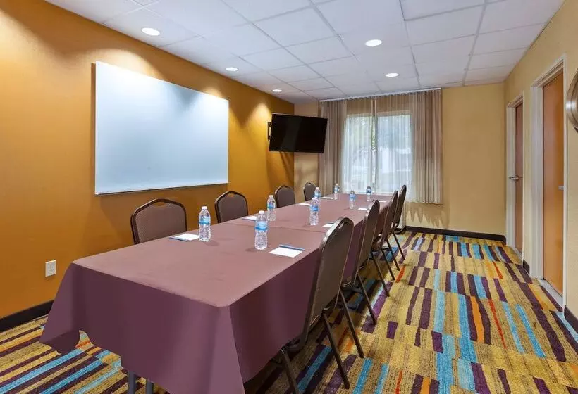 בית מלון כפרי Fairfield Inn & Suites By Marriott Columbus East