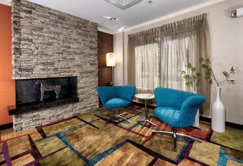 Отель Fairfield Inn & Suites By Marriott Dover