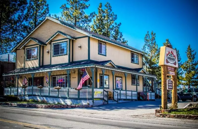 فندق Fireside Lodge