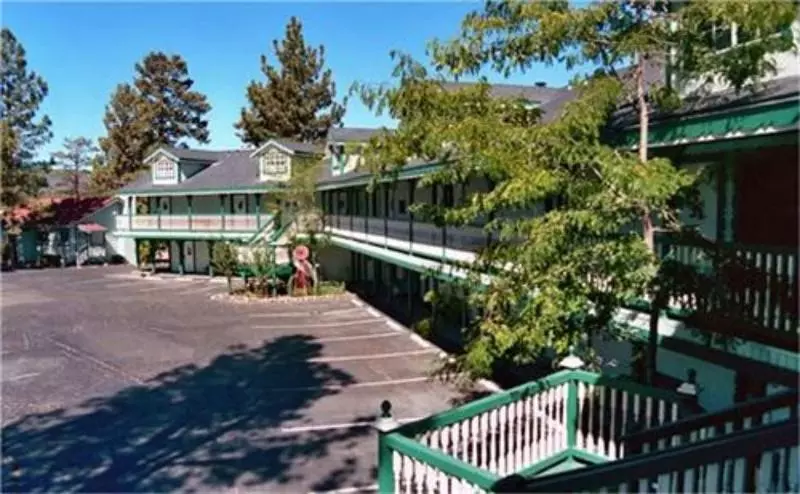 فندق Fireside Lodge