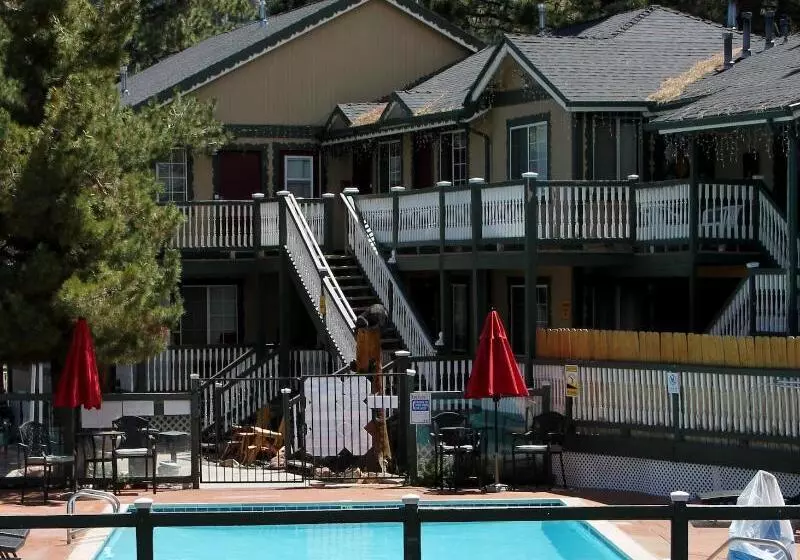 فندق Fireside Lodge