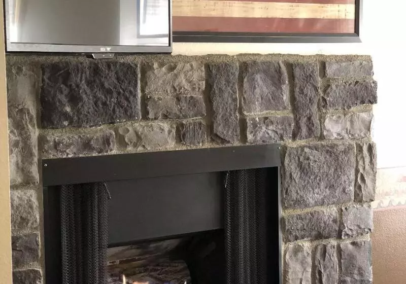 فندق Fireside Lodge