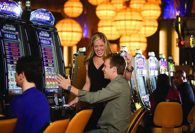 בית מלון כפרי Hollywood Casino Gulf Coast