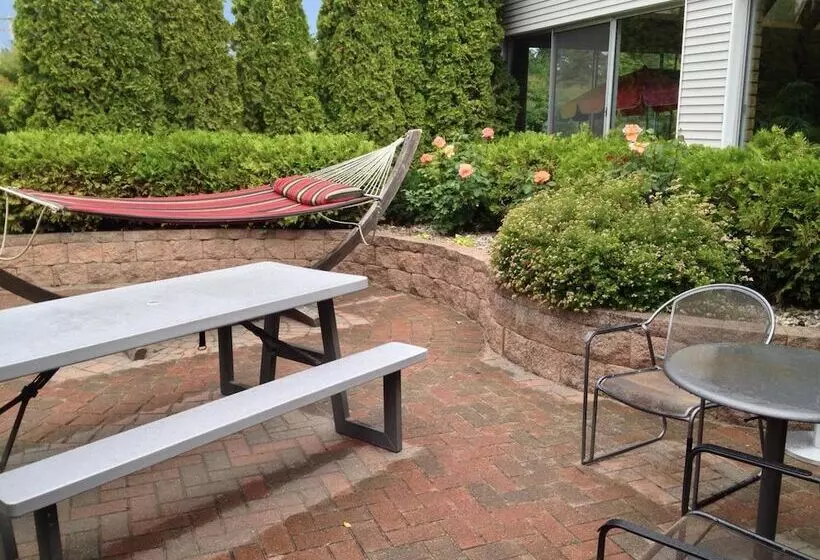 Hotel Parkside Inn Bridgeview