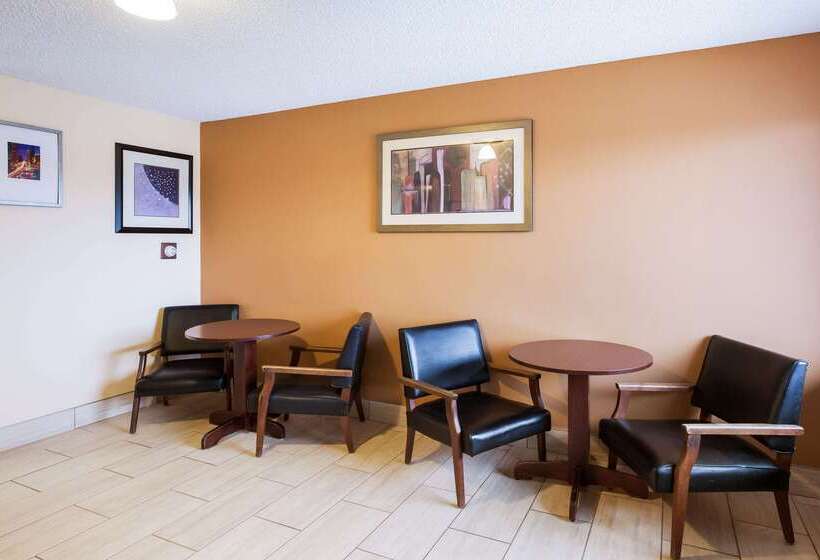 בית מלון כפרי Rodeway Inn Sergeant Bluff  Sioux City