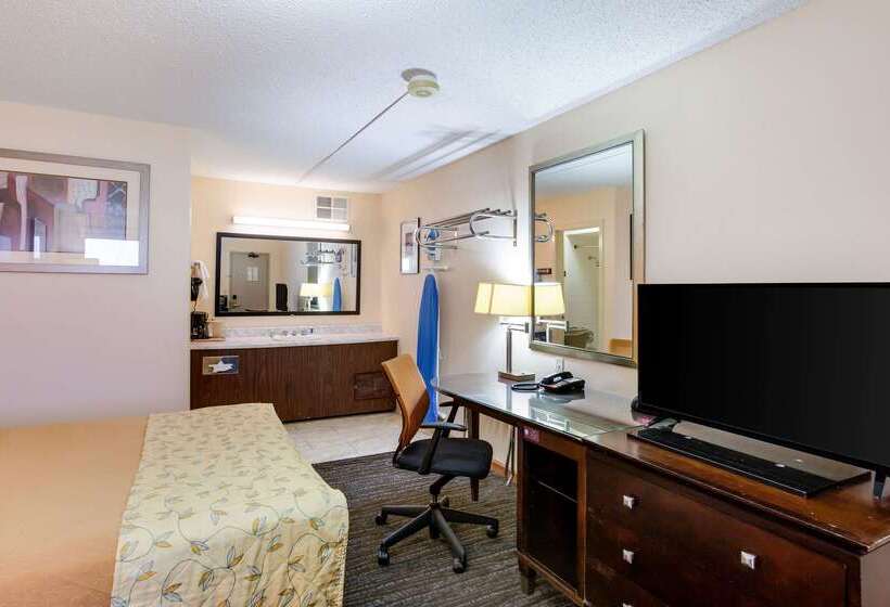 בית מלון כפרי Rodeway Inn Sergeant Bluff  Sioux City