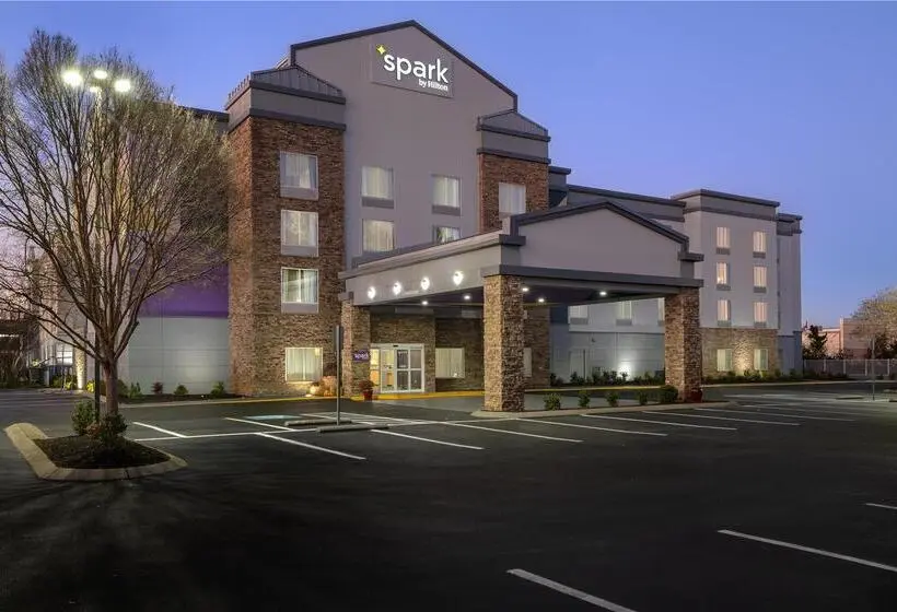 ホテル Stones River Inn & Suites